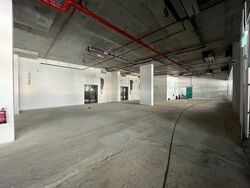 Middle Road (D7), Retail #616965671